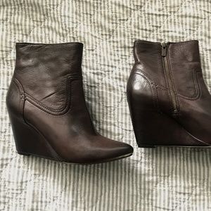 Frye Leather Reina Wedge Short Boots Brown 8.5M